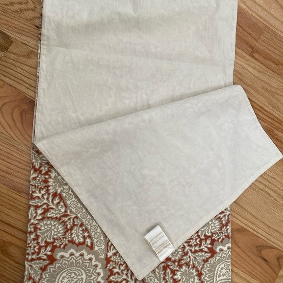 Williams Sonoma Long Table Runner French Country 108’ X 16’ Paisley Floral - Picture 3 of 6